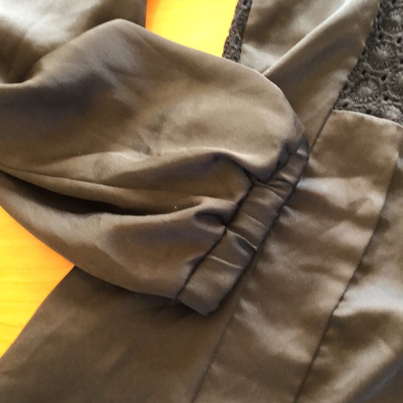 NU CONSTRUCTION LACE BLOUSE nwt - Picture 3 of 4